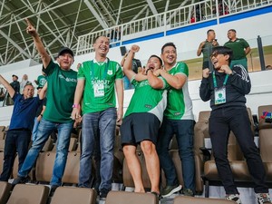Gubsu Bobby Unggah Foto Peluk Menantu Edy Rahmayadi, Rival di Pilgubsu 2024