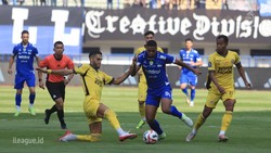 Prediksi Susunan Pemain Persib vs Semen Padang: Matricardi-Putros Absen