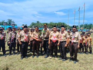 Polisi dan Gerakan Pramuka Rohul Tanam Pohon di Momen Hari Sumpah Pemuda