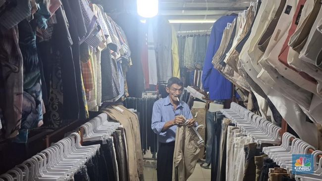 Purbaya Mau Sikat Mafia Pakaian Bekas Impor, Pedagang Menjerit