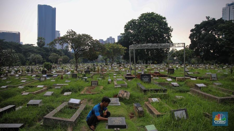 Suasana Tempat Pemakaman Umum (TPU) Menteng Pulo di Jakarta, Senin (27/10/2025). Suasana Tempat Pemakaman Umum (TPU) Menteng Pulo di Jakarta, Senin (27/10/2025). (CNBC Indonesia/Faisal Rahman)