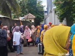 Nasib Buruk Ratusan Wisatawan dari Cianjur Terlunta-lunta di Pangandaran