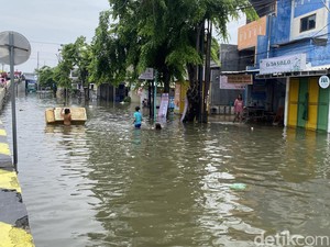 Banjir Rendam 23 Kelurahan di Semarang