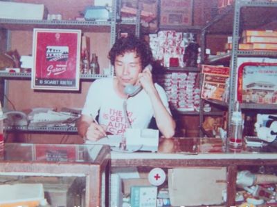 Dulu Bantu Ibu Jaga Warung, Orang Ini Sekarang Punya 23.000 Toko