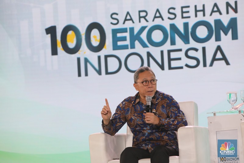 Direktur EKSEKUTIF INDEF, Esther Sri Astuti saat menyampaikan paparan dalam acara Sarasehan 100 Ekonom di Menara Bank Mega, Jakarta, Selasa (28/10/2025). (CNBC Indonesia/Faisal Rahman) Direktur EKSEKUTIF INDEF, Esther Sri Astuti saat menyampaikan paparan dalam acara Sarasehan 100 Ekonom di Menara Bank Mega, Jakarta, Selasa (28/10/2025). (CNBC Indonesia/Faisal Rahman)