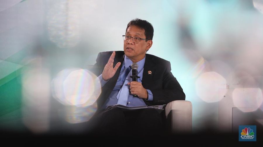 Menteri Keuangan RI, Purbaya Yudhi Sadewa saat menyampaikan paparan dalam acara Sarasehan 100 Ekonom di Menara Bank Mega, Jakarta, Selasa (28/10/2025). (CNBC Indonesia/Faisal Rahman)