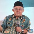 Menteri Pendidikan Dasar dan Menengah, Abdul Mu'ti saat menyampaikan paparan dalam acara Sarasehan 100 Ekonom di Menara Bank Mega, Jakarta, Selasa (28/10/2025). (CNBC Indonesia/Faisal Rahman)