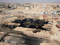 Zubair di Irak Hangus Terbakar, Ladang Minyak Jadi Kawah Hitam