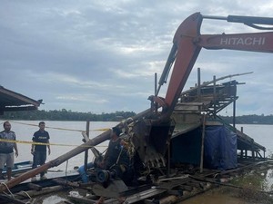 Polres Sekadau Tangkap Pekerja PETI di Belitang, Lokasi Tambang Dibongkar