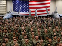 Clinton-Trump: Siapa yang Paling Gila Naikkan Belanja Militer Amerika?