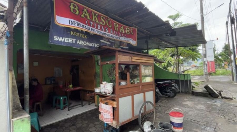 Bakso babi logo DMI dan MUI viral di Bantul Yogyakarta. Pradito Rida Pertana/detikJogja