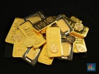 Pesta Bubar! Harga Emas Ambles 2% Lebih Gara-gara The Fed