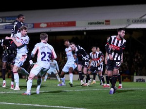 Grimsby Kena Bantai Usai Ejek MU