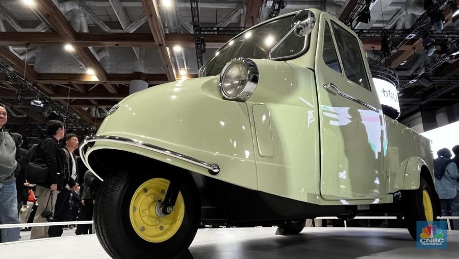 Kendaraan mungil yang sempat merajai jalanan Jakarta, yakni bemo kini kembali dalam di ajang Japan Mobility Show 2025 yang digelar di Tokyo, pada periode 29 Oktober hingga 9 November 2025. Kendaraan mungil yang sempat merajai jalanan Jakarta, yakni bemo kini kembali dalam di ajang Japan Mobility Show 2025 yang digelar di Tokyo, pada periode 29 Oktober hingga 9 November 2025. (CNBC Indonesia/Ferry Sandi)