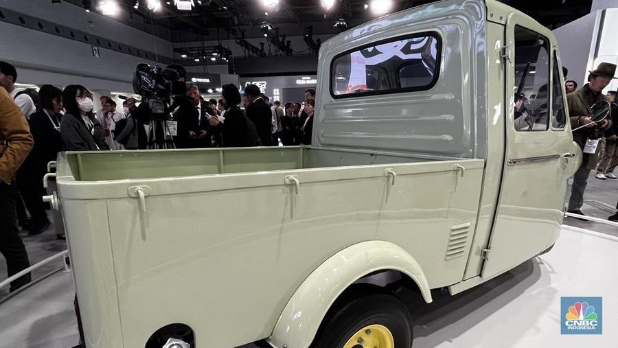 Kendaraan mungil yang sempat merajai jalanan Jakarta, yakni bemo kini kembali dalam di ajang Japan Mobility Show 2025 yang digelar di Tokyo, pada periode 29 Oktober hingga 9 November 2025. Kendaraan mungil yang sempat merajai jalanan Jakarta, yakni bemo kini kembali dalam di ajang Japan Mobility Show 2025 yang digelar di Tokyo, pada periode 29 Oktober hingga 9 November 2025. (CNBC Indonesia/Ferry Sandi)