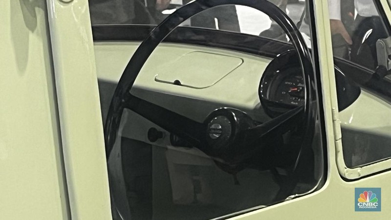 Kendaraan mungil yang sempat merajai jalanan Jakarta, yakni bemo kini kembali dalam di ajang Japan Mobility Show 2025 yang digelar di Tokyo, pada periode 29 Oktober hingga 9 November 2025. Kendaraan mungil yang sempat merajai jalanan Jakarta, yakni bemo kini kembali dalam di ajang Japan Mobility Show 2025 yang digelar di Tokyo, pada periode 29 Oktober hingga 9 November 2025. (CNBC Indonesia/Ferry Sandi)