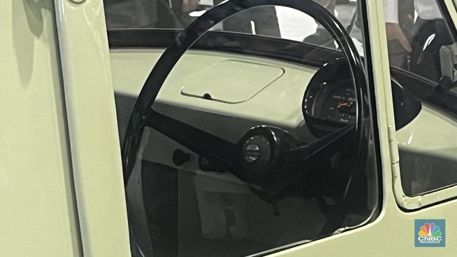 Kendaraan mungil yang sempat merajai jalanan Jakarta, yakni bemo kini kembali dalam di ajang Japan Mobility Show 2025 yang digelar di Tokyo, pada periode 29 Oktober hingga 9 November 2025. Kendaraan mungil yang sempat merajai jalanan Jakarta, yakni bemo kini kembali dalam di ajang Japan Mobility Show 2025 yang digelar di Tokyo, pada periode 29 Oktober hingga 9 November 2025. (CNBC Indonesia/Ferry Sandi)