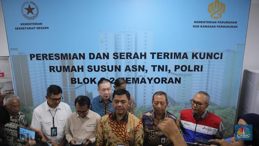 Pemerintah melalui Kementerian Perumahan dan Kawasan Permukiman (PKP) bersama Kementerian Sekretariat Negara (Kemensetneg) menyediakan hunian murah bagi Aparatur Sipil Negara (ASN), serta anggota TNI dan Polri di Wisma Atlet Pademangan, Jakarta, Rabu (29/10/2025). (CNBC Indonesia/Faisal Rahman) . Pemerintah melalui Kementerian Perumahan dan Kawasan Permukiman (PKP) bersama Kementerian Sekretariat Negara (Kemensetneg) menyediakan hunian murah bagi Aparatur Sipil Negara (ASN), serta anggota TNI dan Polri di Wisma Atlet Pademangan, Jakarta, Rabu (29/10/2025). (CNBC Indonesia/Faisal Rahman)
.