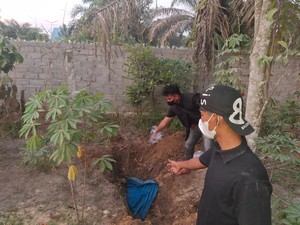 Polisi Ungkap Hasil Autopsi Pria Riau yang Dikubur Berselimut Terpal