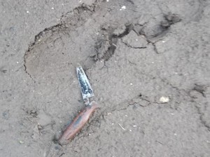 Pisau Patah Saksi Bisu Kematian Tragis Dani di Tasikmalaya