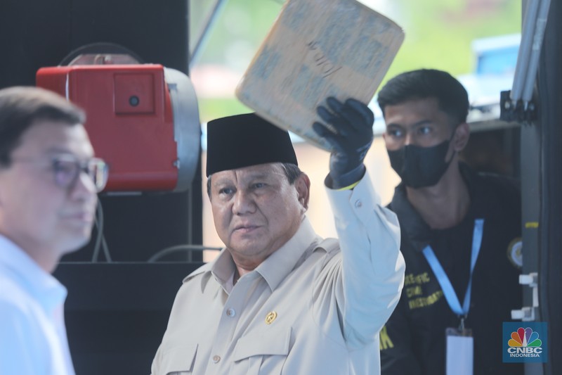 Presiden Prabowo Subianto menghadiri pemusnahan barang bukti narkotika di Mabes Polri, Jakarta, Rabu (29/10/2025). Sebanyak 2,1 ton barang bukti narkotika akan dimusnahkan. Presiden Prabowo Subianto menghadiri pemusnahan barang bukti narkotika di Mabes Polri, Jakarta, Rabu (29/10/2025). Sebanyak 2,1 ton barang bukti narkotika akan dimusnahkan. (CNBC Indonesia/Tri Susilo)