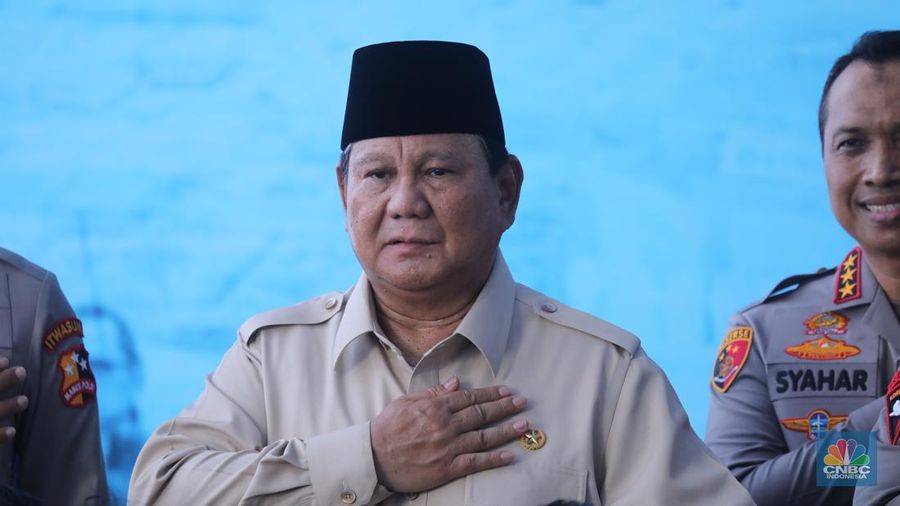 Presiden Prabowo Subianto menghadiri pemusnahan barang bukti narkotika di Mabes Polri, Jakarta, Rabu (29/10/2025). Sebanyak 2,1 ton barang bukti narkotika akan dimusnahkan. (CNBC Indonesia/Tri Susilo)