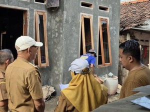 Semringahnya Warga Desa Terusan Indramayu Punya Hunian Layak