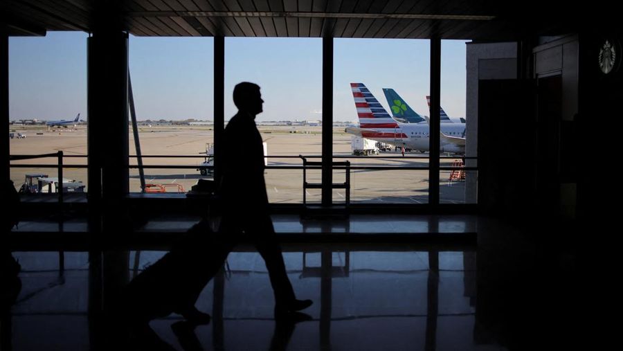Menara pengawas lalu lintas udara di Bandara LaGuardia New York di wilayah Queen, Kota New York, AS, 28 Oktober 2025. Menara pengawas lalu lintas udara di Bandara LaGuardia New York di wilayah Queen, Kota New York, AS, 28 Oktober 2025. (REUTERS/Shannon Stapleton)