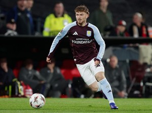 Elliott Jarang Main Gegara Villa Tak Mau Tebus dari Liverpool?