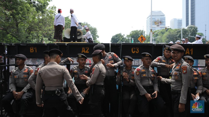Aksi Demo ribuan guru honener di Kawasan Monumen Nasional (Monas), Jakarta, Kamis (30/10/2025). (CNBC Indonesia/Tri Susilo) Aksi Demo ribuan guru honener di Kawasan Monumen Nasional (Monas), Jakarta, Kamis (30/10/2025). (CNBC Indonesia/Tri Susilo)