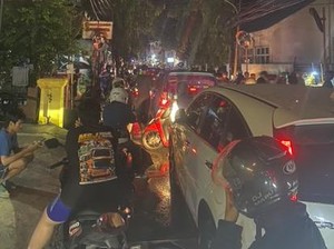 Cerita Pemotor Terjebak Macet Jakarta Malam Ini: PIM-Mampang 4 Jam