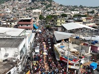 Penggerebekan Polisi Tewaskan 132 Orang, Mayat-Mayat Berjajar di Jalan