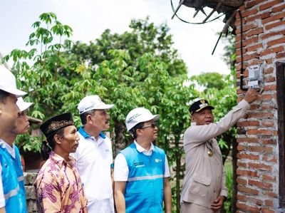 HLN ke-80, PLN Sambungkan Listrik Gratis ke 171 Warga Tulungagung