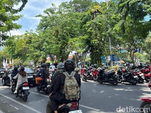 Demo Buruh Surabaya Tagih Janji Kesepakatan May Day 2025