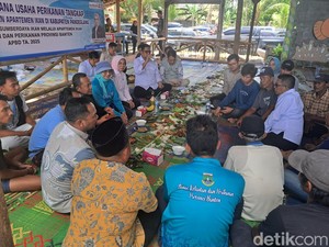 Nelayan di Carita Ngeluh Tak Punya Kapal, Andra Soni Tindak Lanjuti