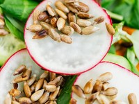 9 Manfaat Kacang Pinus: Bisa Turunkan Gula Darah dan Jaga Jantung