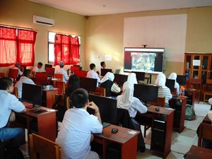 Ikut Arahan Prabowo, Kelas Bahasa Asing Virtual di Kalteng Ajar Bahasa Portugis