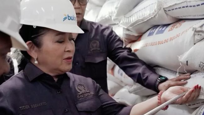Blusukan Lagi ke Gudang Beras, Ini Pesan Titiek Soeharto ke Bulog