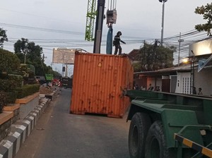 Truk Terguling Tutup Jalur Pantura Probolinggo-Surabaya Dievakuasi