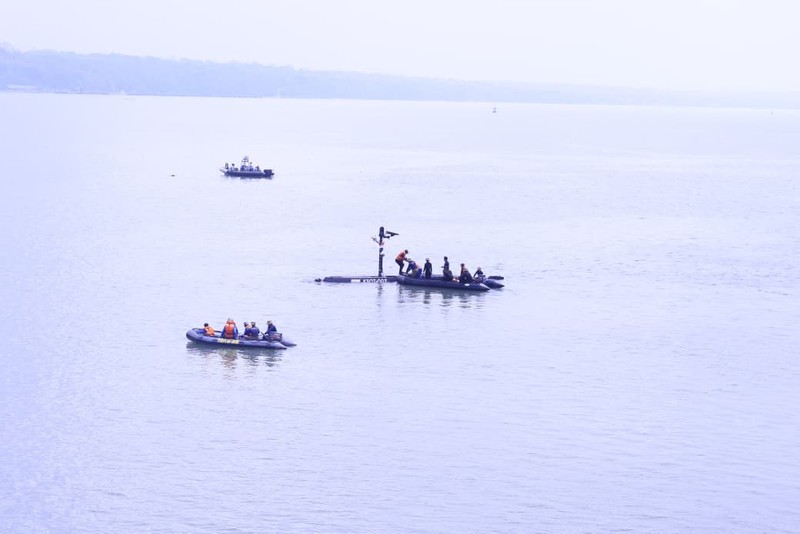 Menteri Pertahanan Republik Indonesia Sjafrie Sjamsoeddin menyaksikan langsung peluncuran dan uji coba penembakan torpedo Kapal Selam Otonomous (KSOT) di Koarmada II, Surabaya, pada Kamis (30/10/2025). Menteri Pertahanan Republik Indonesia Sjafrie Sjamsoeddin menyaksikan langsung peluncuran dan uji coba penembakan torpedo Kapal Selam Otonomous (KSOT) di Koarmada II, Surabaya, pada Kamis (30/10/2025). (Dok. Biro Infohan Setjen Kemhan)