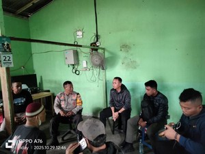 Video: Preman Nggak Diberi Duit, Ngamuk Nyaris Bacok Pedagang di Ciputat