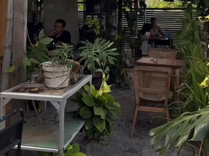 Menepi Sejenak di Red Coffee and Plants, Kafe Slow Living Sidoarjo
