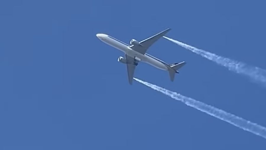 Singapore Airlines mendarat darurat. (Tangkapan Layar Instagram)