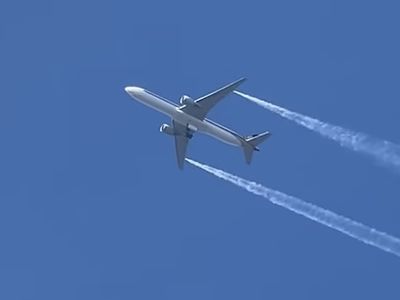 Singapore Airlines Boeing 777 Mendarat Darurat, Sempat Berputar-putar