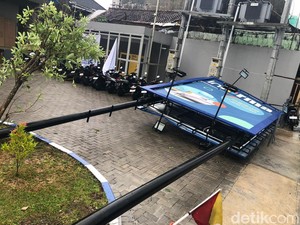 Baliho di Wirobrajan Roboh Timpa 2 Motor Saat Angin Kencang