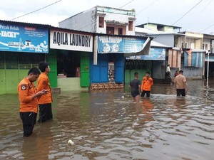 9 Lokasi di Makassar Sempat Banjir gegara Tumpukan Sampah di Drainase