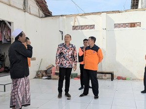 BPBD Jatim Tinjau Ambruknya Ponpes Salafiyah Situbondo, Salurkan Material