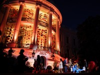 Trump-Melania Rayakan Halloween, Gedung Putih AS Bernuansa Horor