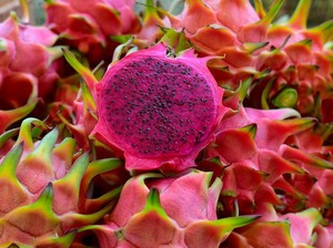 Manfaat Buah Naga untuk Kesehatan & Resep Bikin Dragon Fizz