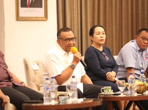 Dialog Bareng Serikat Pekerja, Wamenaker Bahas Formula Baru Upah Minimum